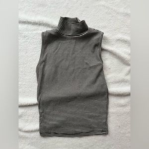 NO BOUNDARIES | Mock neck shirt